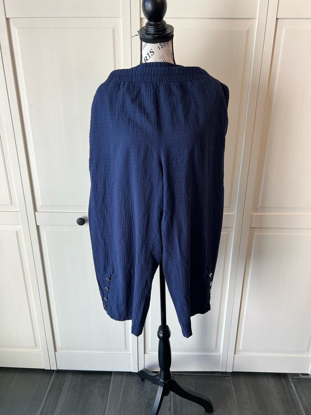 JM Collection Dark Blue Lightweight High waisted Capri Pants with Pockets